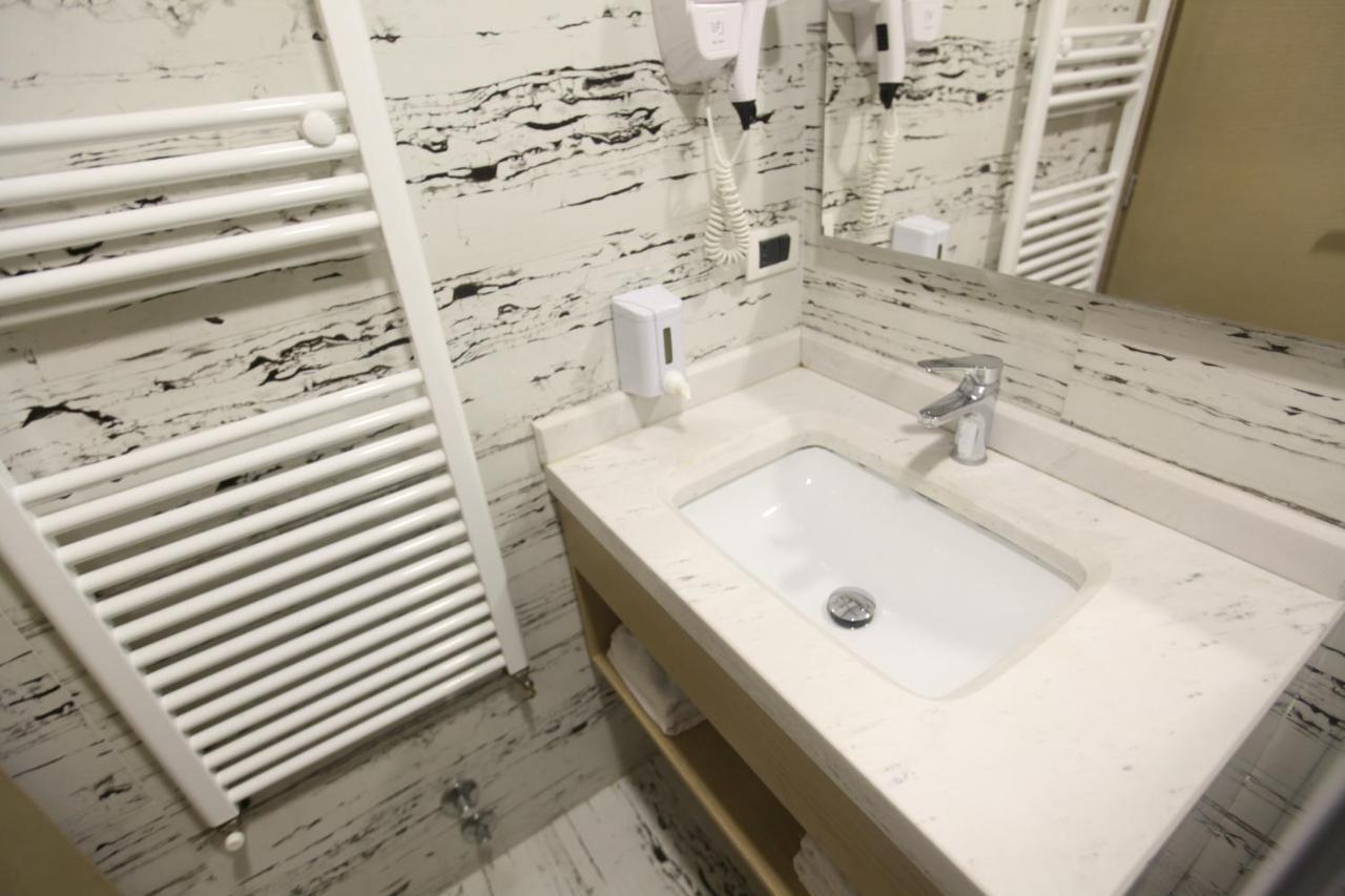 Alpin Llogara Hotel 4*
